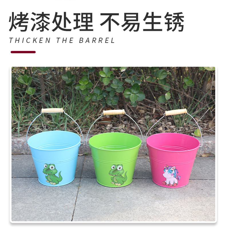 Juguetes de playa para niños Cubo de playa de hojalata portátil para atrapar el mar, jugar con arena, cavar arena, cubo de hierro pequeño, herramientas de excavación de jardinería