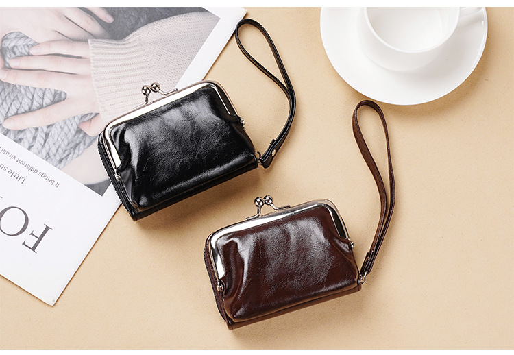 Women's Solid Color Pu Leather Buckle Coin Purses display picture 1