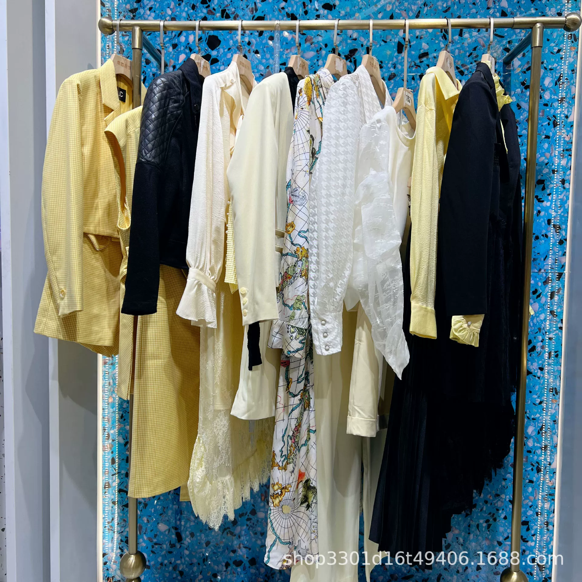 Распродажа женской одежды оптом, брендовые аутлеты, скидки, оптовая продажа одежды, прямые поставки от производителя