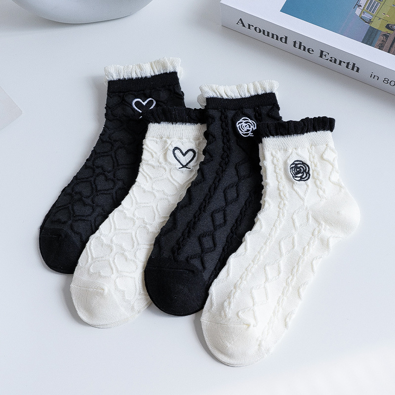 Calcetines de encaje de algodón para damas verano torcido amor calcetines coreanas pequeñas fragancias calcetines de mujer Zhuhai al por mayor