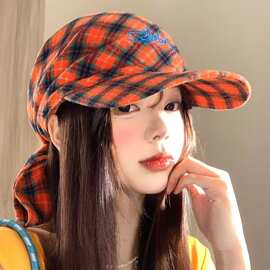 红色格子纹绑带头巾鸭舌帽女夏季遮阳设计感显脸小宽帽檐棒球帽子