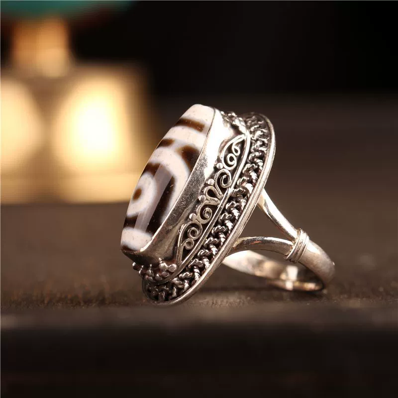Retro ethnic creative ring, ethnic style, on index finger