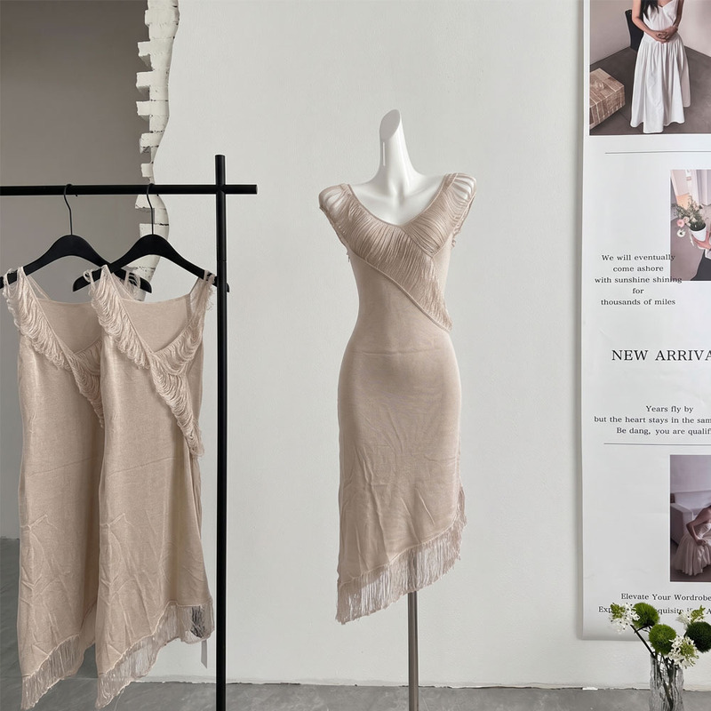 Factory Classic Style Shiny Yarn Special Handmade Crochet Design Knitted Dress Mid-Length for Women