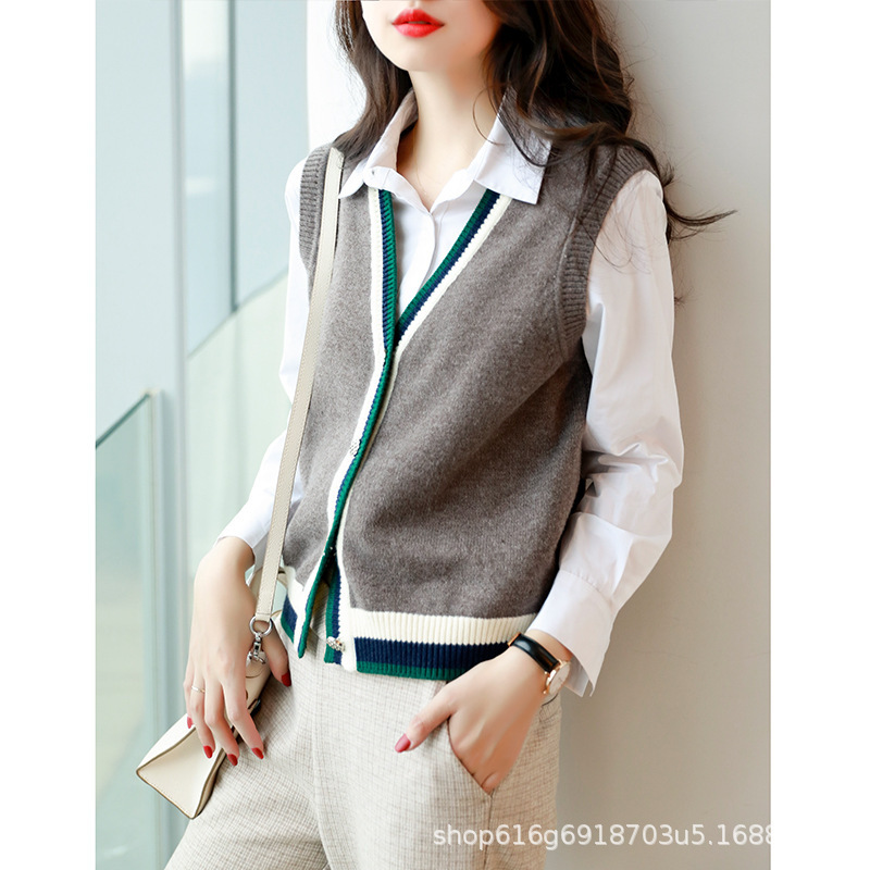 2024 Spring New Fashion V-Neck Thin Knitted Cardigan Vest Sweater Button-Up Coat for Women 2024 Spring New Fashion V-Neck Thin Knitted Cardigan Vest Sweater Button-Up Coat for Women