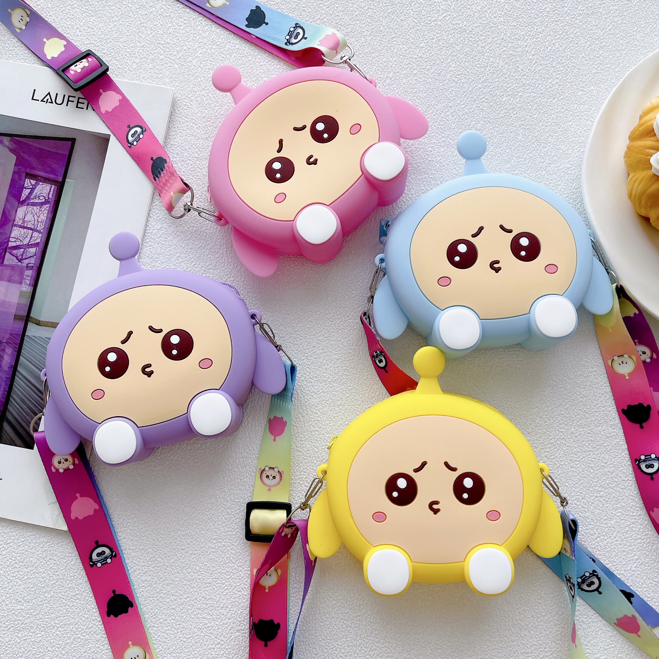 Egg Party Mini Cute Coin Purse New Silicone Crossbody Bag for Boys and Girls Students