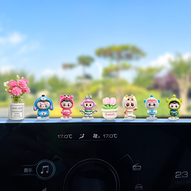 新しい女装ラブブ装飾品車のセンターコンソール装飾品ラブブ電気自動車コンピュータ画面装飾|undefined