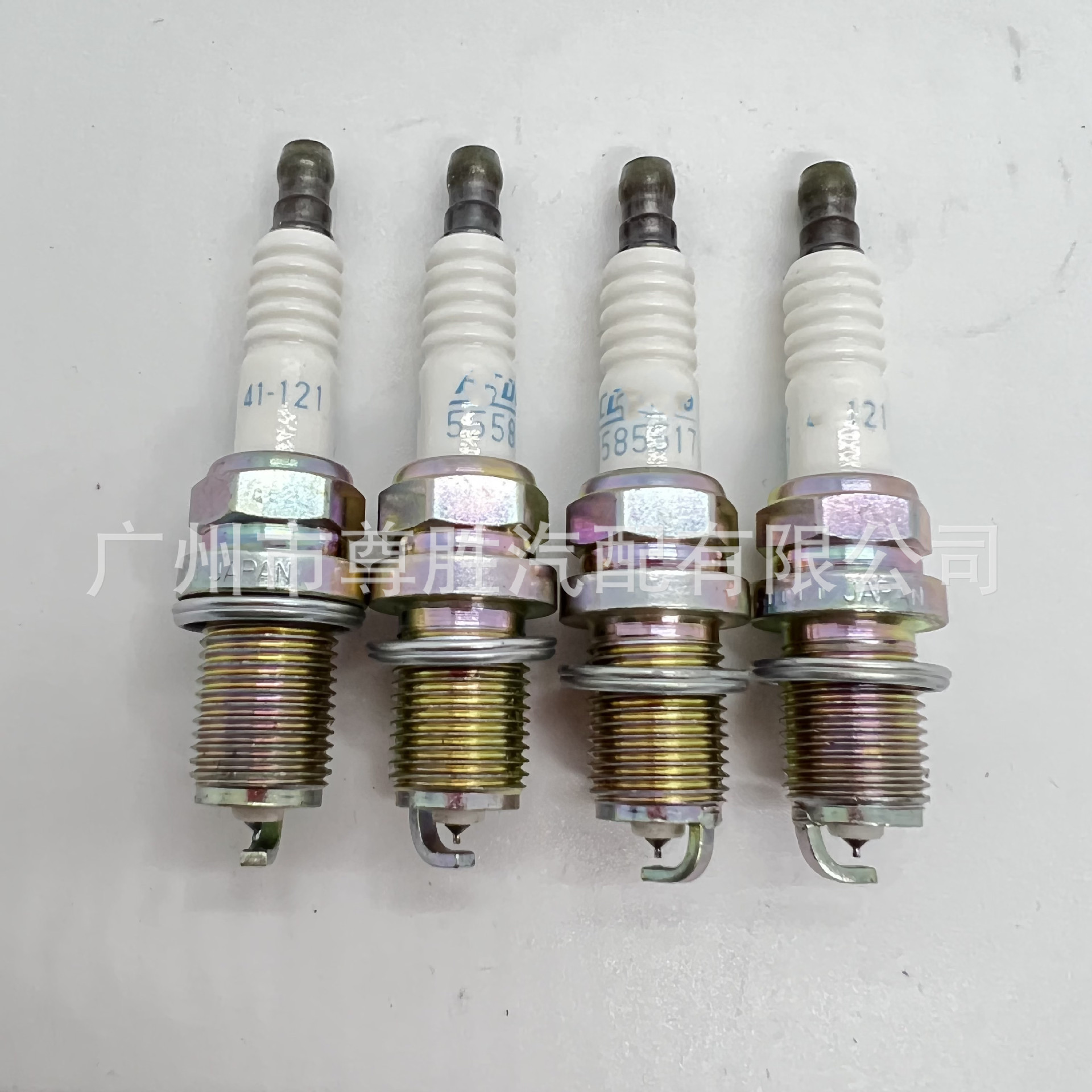 41-121 spark plug suitable for Buick Hummer Cruze Chevrolet Onkora 12681656