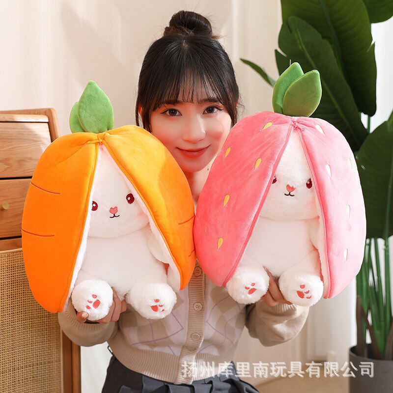 Transformación conejo pequeña muñeca de fruta Linda muñeca de conejo de fresa juguete de peluche almohada para dormir niña muñeca de trapo con dormir
