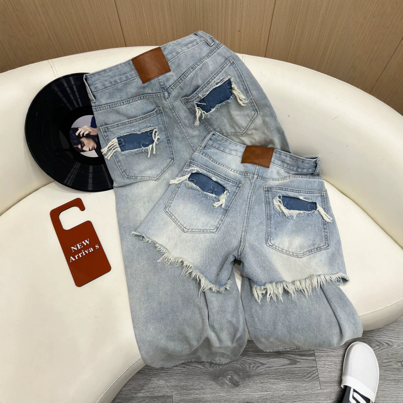 26Ss Popular Hit! Trendy Letter-Printed Ripped Denim Shorts with a Unique Design and Distressed Wash