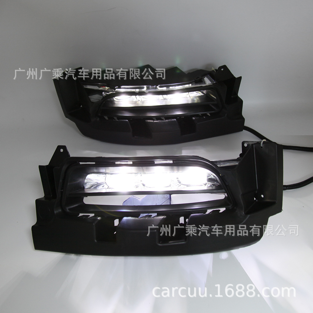 Aplicable a 15-17-18-20 Dodge warhorse cargador de luz diurna luz antiniebla LED luz diurna modificada