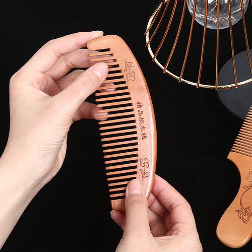 Peach wood comb manufacturer wholesale thickened fine tooth comb large household anti-static peach wood comb gift hair comb