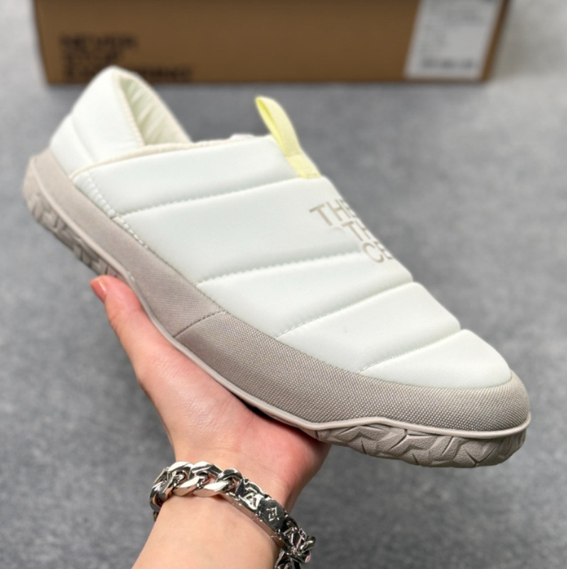 Putian Beijia bread shoes for winter couples, outdoor and home cotton shoes, quilted down slip-on casual shoes
