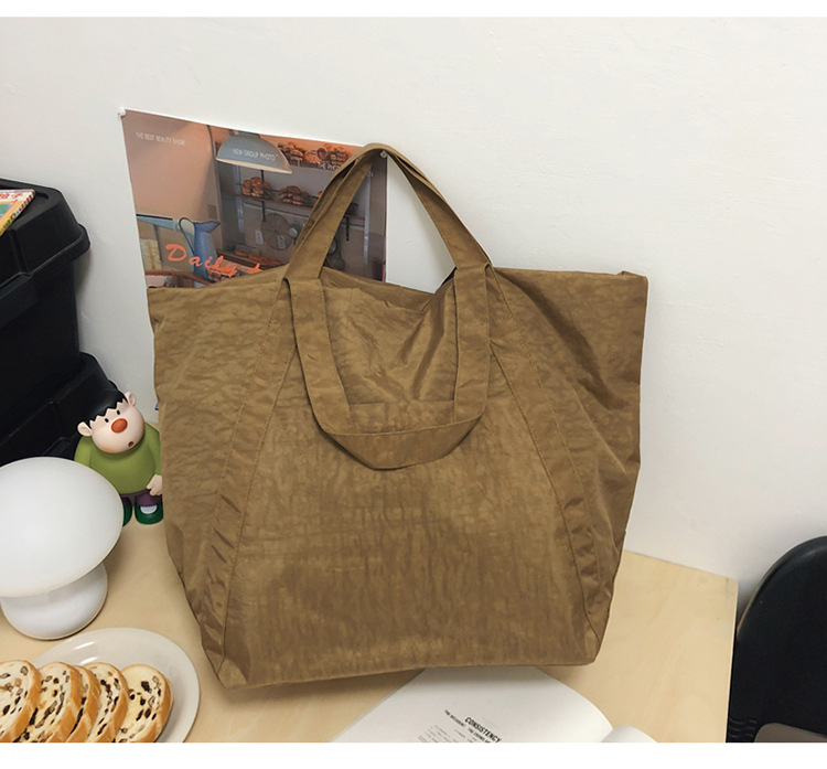 Women's American retro single-shoulder crossbody bag, casual tote bag, large-capacity single-shoulder bag, high appearance level, versatile travel bag undefined