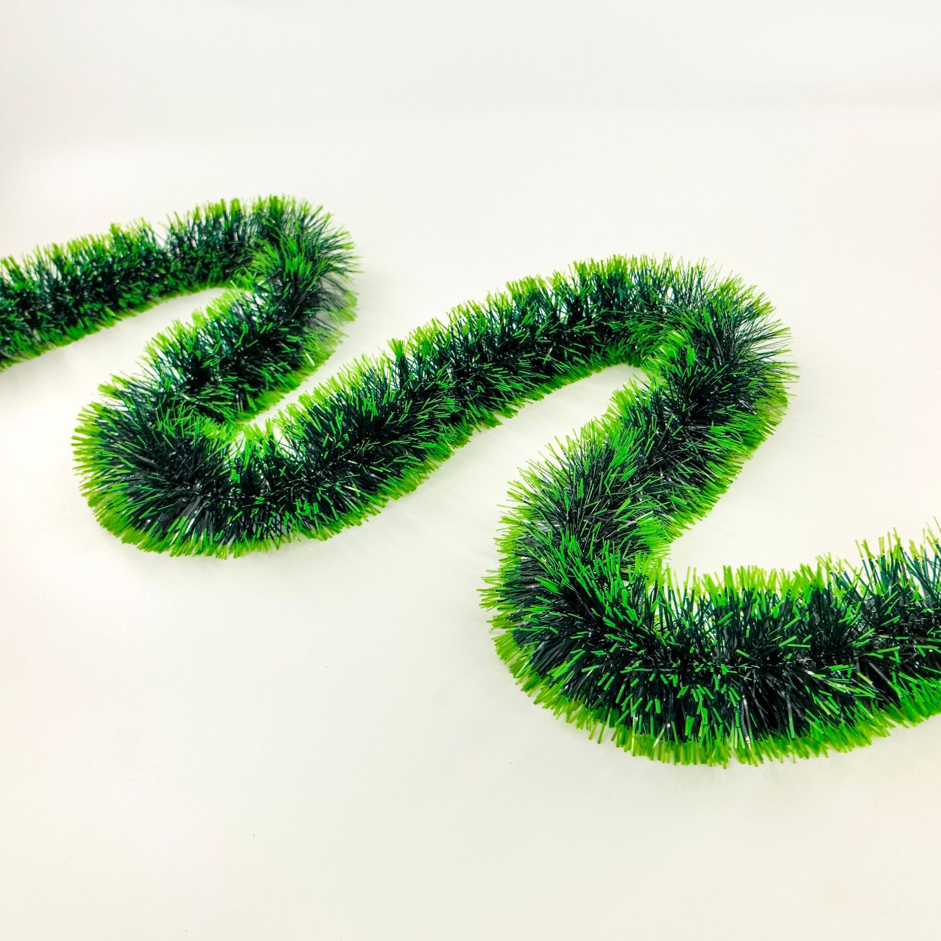 Calo de nieve borde blanco borde verde fiesta de Navidad atmósfera decoración de flores dibujar hierba dibujar guirnalda de lana escena de diseño de color