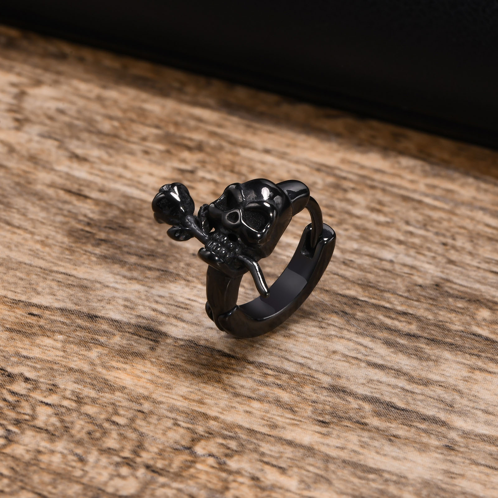 New Men's Piercing Earrings Copper Cast Rose Flower Skull Snake-Shaped Trendy Ear Hoops Single Piece