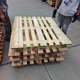 Cixi Yuyao Pine Wood Pallet Solid Wood Four-Sided Fork Logistics Warehouse Stacking Pallet Seat Wooden Pallet