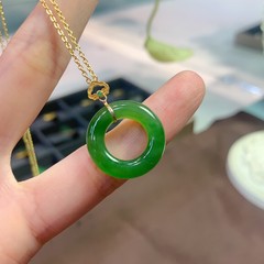 天然ホータン翡翠碧玉ペンダント高品質 18 K ゴールド象嵌ほうれん草グリーンドーナツファッション女性ネックレスデザイン
