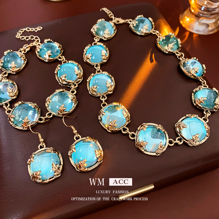Traje de moda vintage medieval, collar de resina redondo de estilo de palacio de lujo ligero, pulsera de pendientes de alta calidad de todo fósforo
