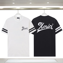 С�ڳ����¿�amiri����羳�����ֱ۶��˲�дAMIRIӡ����ĸ�����