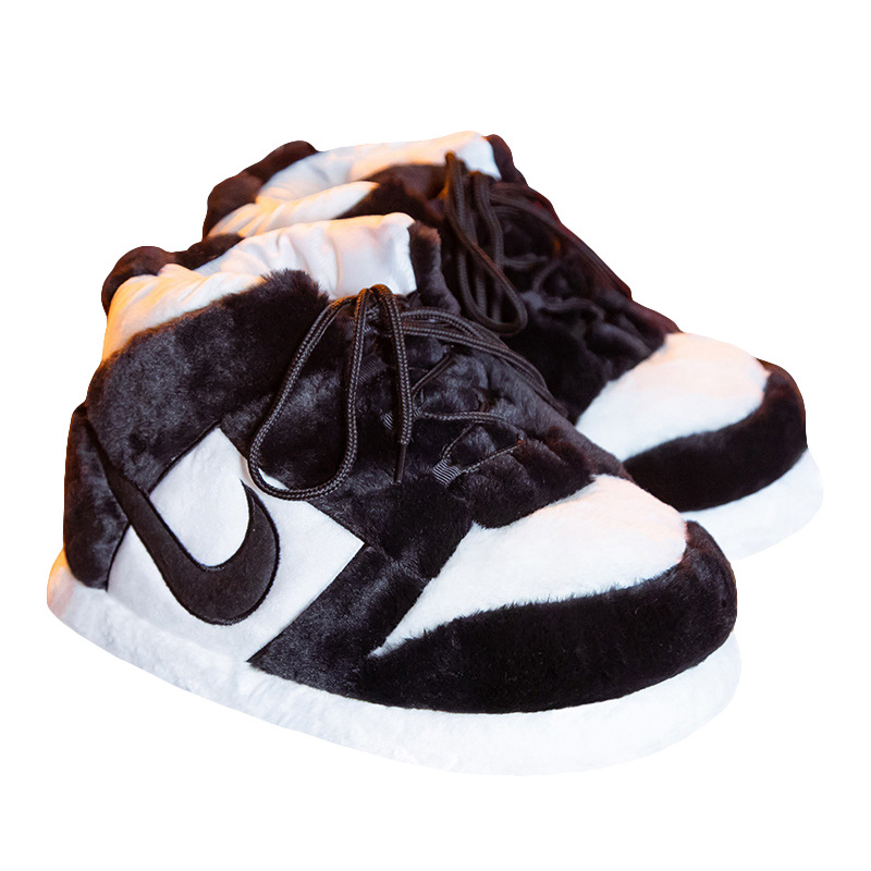 2023 nuevos zapatillas de algodón aj en línea extrañas pandas blancos y negros un cono de zapatos de algodón parodia pareja peluche casero