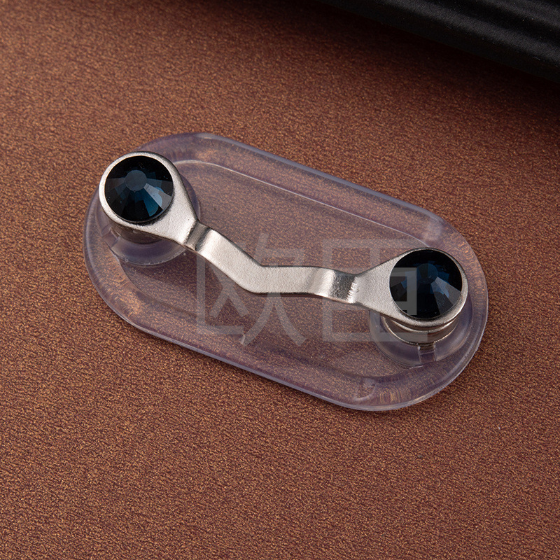 クロスボーダー爆型磁気眼鏡スタンド磁気吸引v型ブローチ工番札棚クリエイティブ磁気服イヤホンクリップ