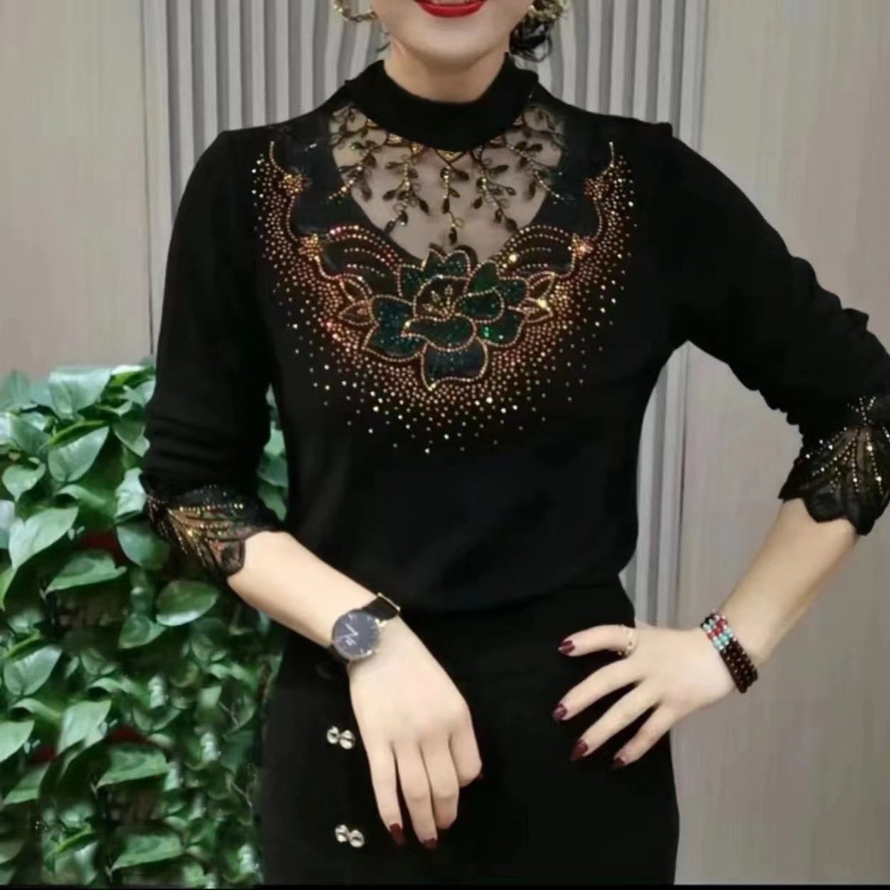 Nuevo otoño/invierno alemán lana media alta cuello de malla bordada de pelo largo de mediana edad moda caliente reducción de edad cubre el vientre top