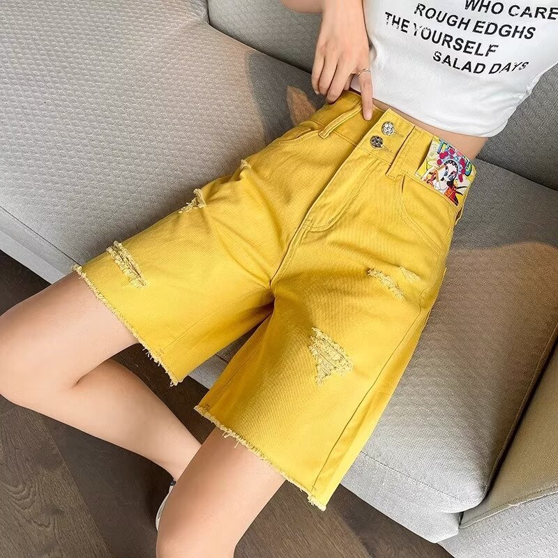 Personalized Ripped Denim Shorts for Women, 2026 Summer New Style, Yellow Color, Visually Slimming and Complexion-Enhancing, Straight-Leg Knee-Length Shorts