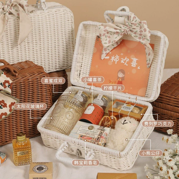 White basket, 11cm