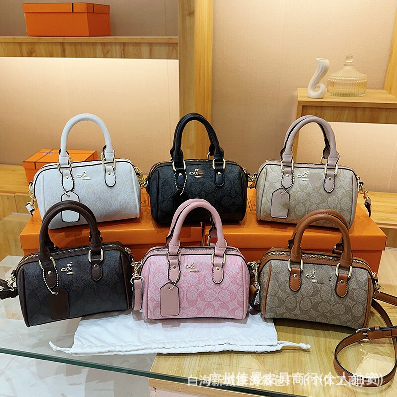 Cross-Border Boston Handbag with C Brand Print, Urban Simple Shoulder Crossbody Bag, Gift Box Packaging Wholesale Cross-Border Boston Handbag with C Brand Print, Urban Simple Shoulder Crossbody Bag, Gift Box Packaging Wholesale