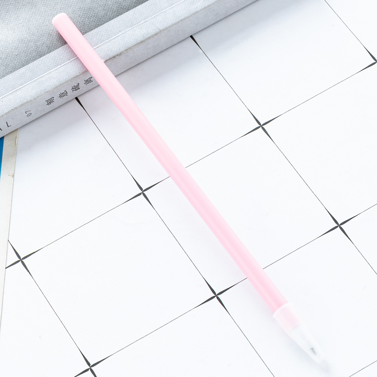 Bolígrafo de tubo de tracción de bricolaje, estuche de bolígrafo de plástico multicolor, bolígrafo simple aceitoso, bolígrafo de regalo publicitario con logotipo impreso