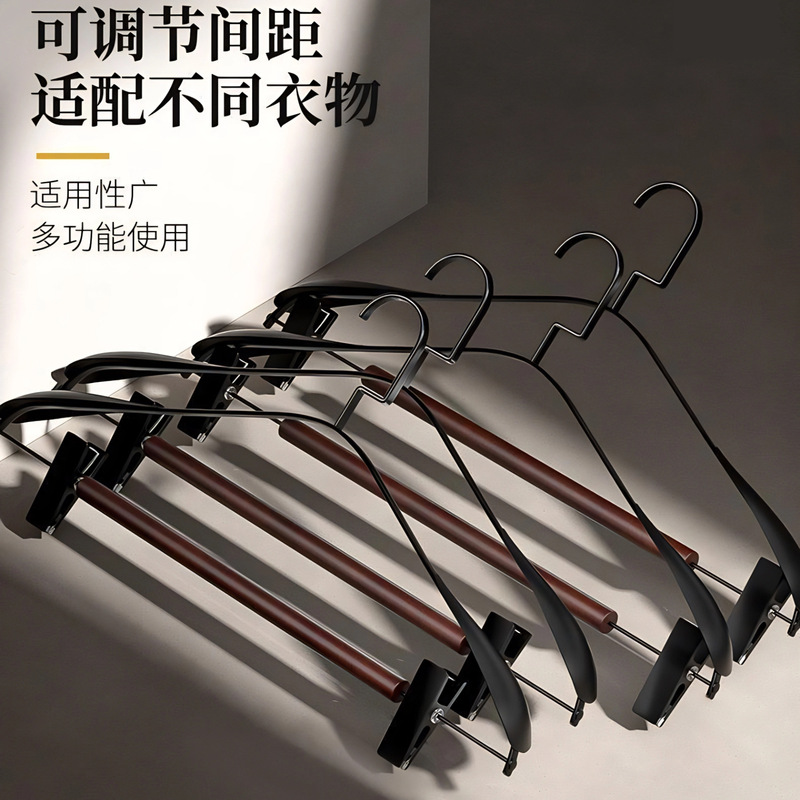 高端铁艺宽肩榉木防滑加厚衣架衣撑子衣帽间常用木质无痕衣挂批发|undefined