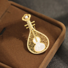 新款高档中式古风典雅琵琶胸针轻奢天然贝母珍珠葫芦乐器别针女款