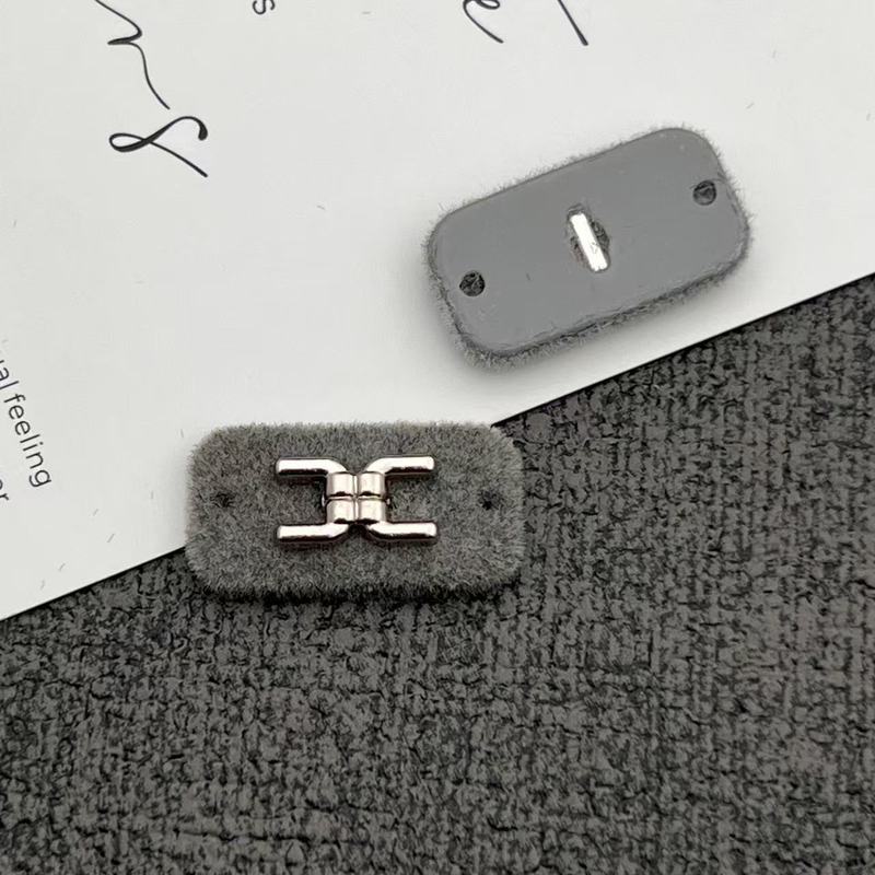 灰色系树脂组合纽扣标牌字母蝴蝶结小狗安心商标植绒针织衣标辅料|undefined