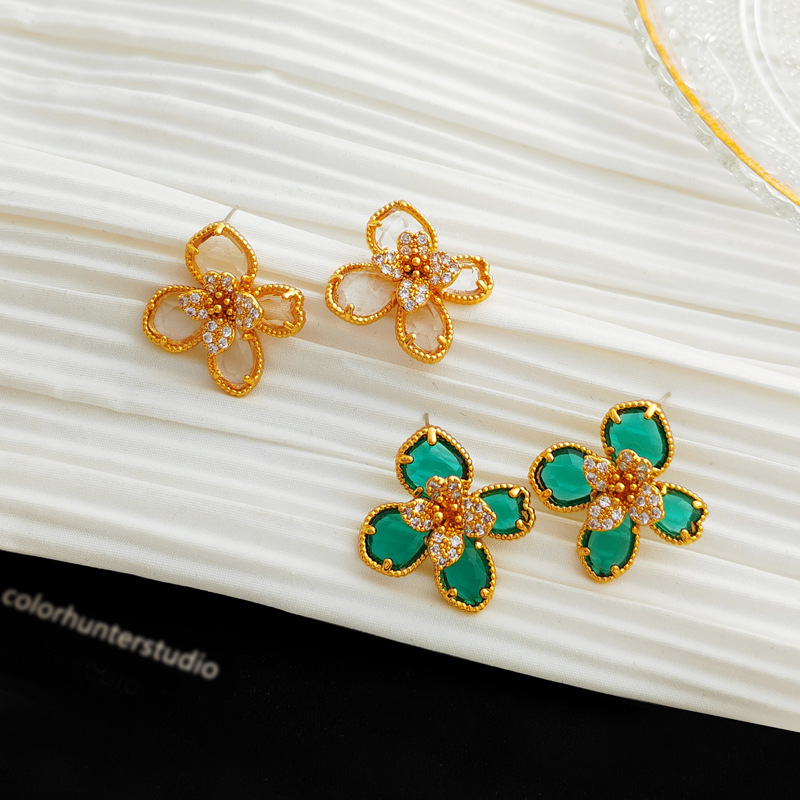1 Pair Sweet Flower Copper Plating Glass Zircon Ear Studs display picture 3