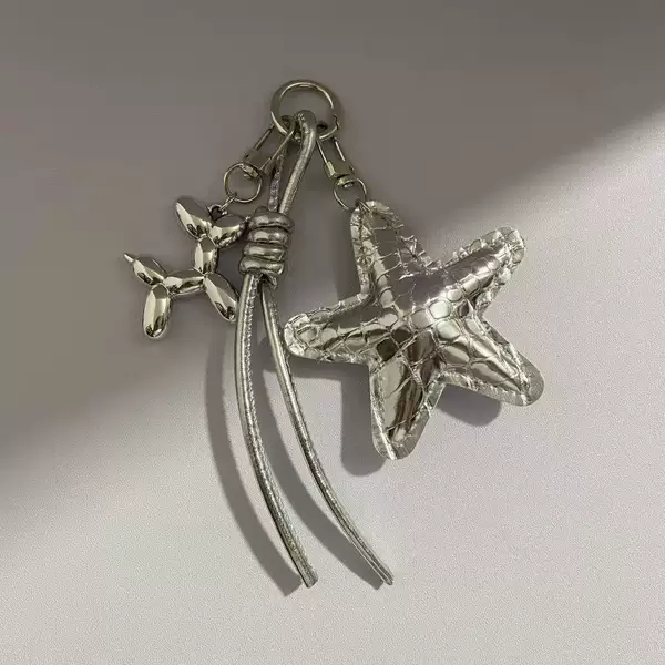 Versatile and fashionable silver-colored five-pointed star balloon dog woven rope bag pendant, Miu-style creative keychain accessory