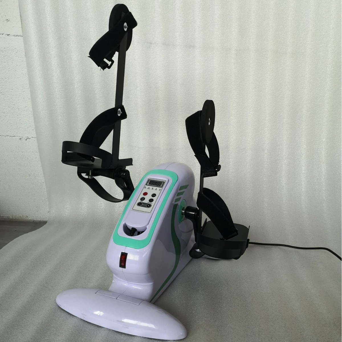 Entrenador de piernas de fábrica ancianos rehabilitación en el hogar interior ejercicio bicicleta hogar mini plegable equipo de rehabilitación de automóviles