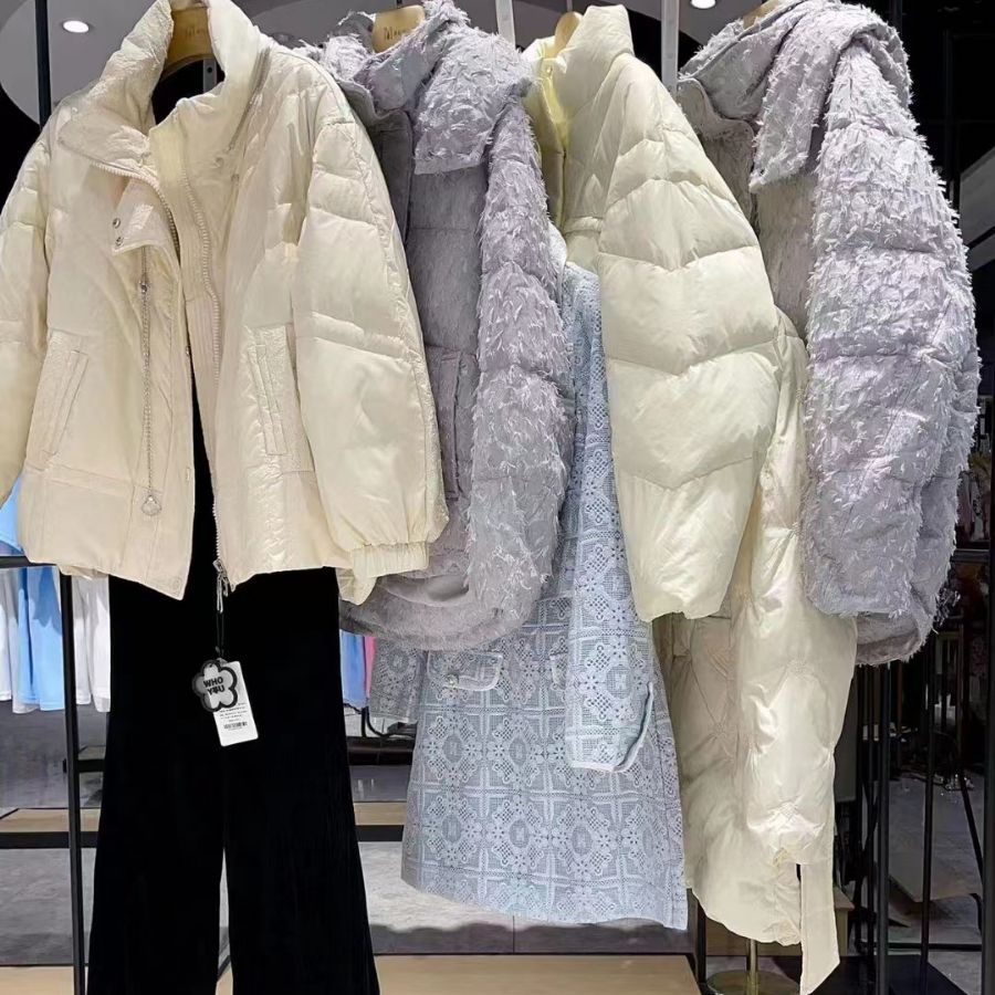 秋冬大牌羽绒服专柜撤柜品牌折扣女装直播实体店货源厂家货源批发