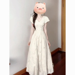 女性のためのフレンチ刺繍パフスリーブドレス夏2025新しいスタイルユニークで美しいウエスト痩身ロングスカート