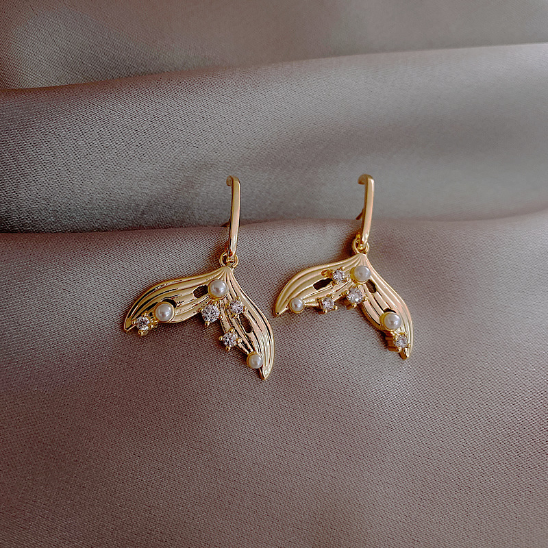 8g Weight Electroplating Gold Plating Process Alloy Ear Needle Material KC Golden Plated Plating Material Earrings, Ear Studs Classification 1 Pair Quantity Casual, Daily Occasion Alloy Material Animal, Star, Moon, Wings, Horse Pattern Women's Gender Simple Style Style Plating Craft 1 Pair Simple Style Animal Star Moon Alloy Women's Earrings Ear Studs 16