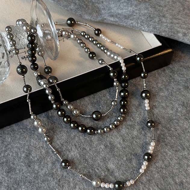 Fashionable necklace from pearl