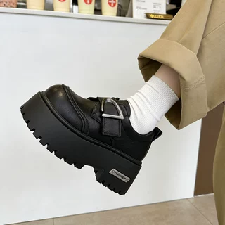 魔术贴增高百搭小皮鞋圆头小个子单鞋2026黑色皮带扣厚底松糕鞋女