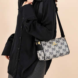 新款时尚日韩风休闲个性单肩斜挎通勤女包厂家批发外贸出口跨境