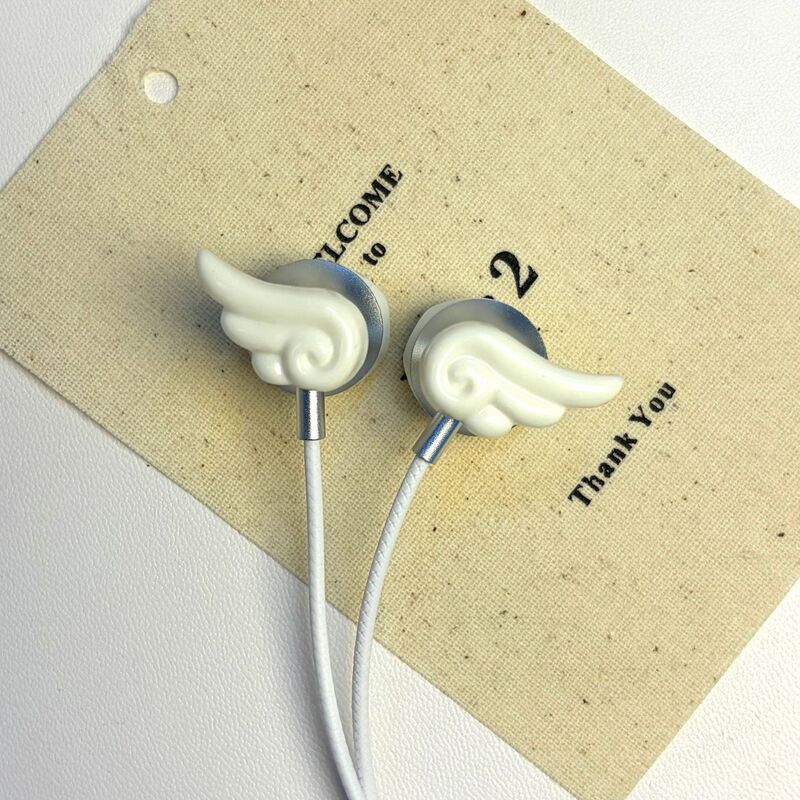 Supports dropshipping on Xiaohongshu: 2026 new model angel wings wired earphones, semi-in-ear, DIY Korean style, cute and trendy Supports dropshipping on Xiaohongshu: 2026 new model angel wings wired earphones, semi-in-ear, DIY Korean style, cute and trendy