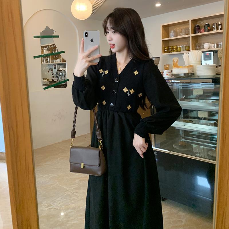 New autumn/winter dress with foreign flowers embroidered to cover the flesh fat woman women's clothing loose waist temperament vintage little black dress