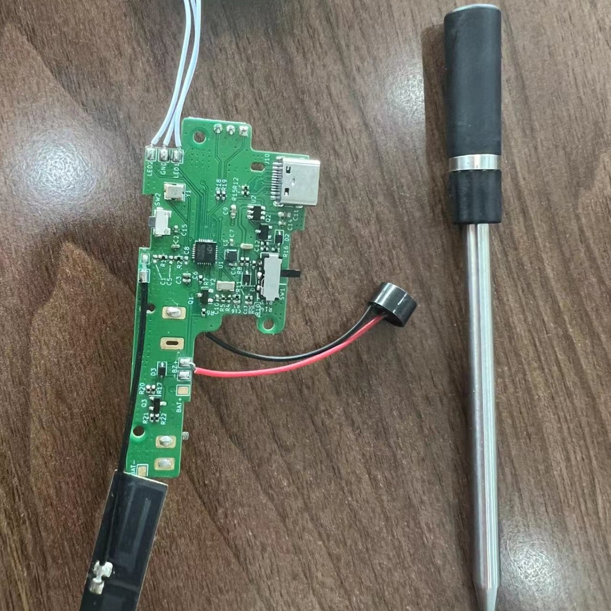 智能温度计湿度计检测仪PCBA电路板设计方案手机远程操控温度计