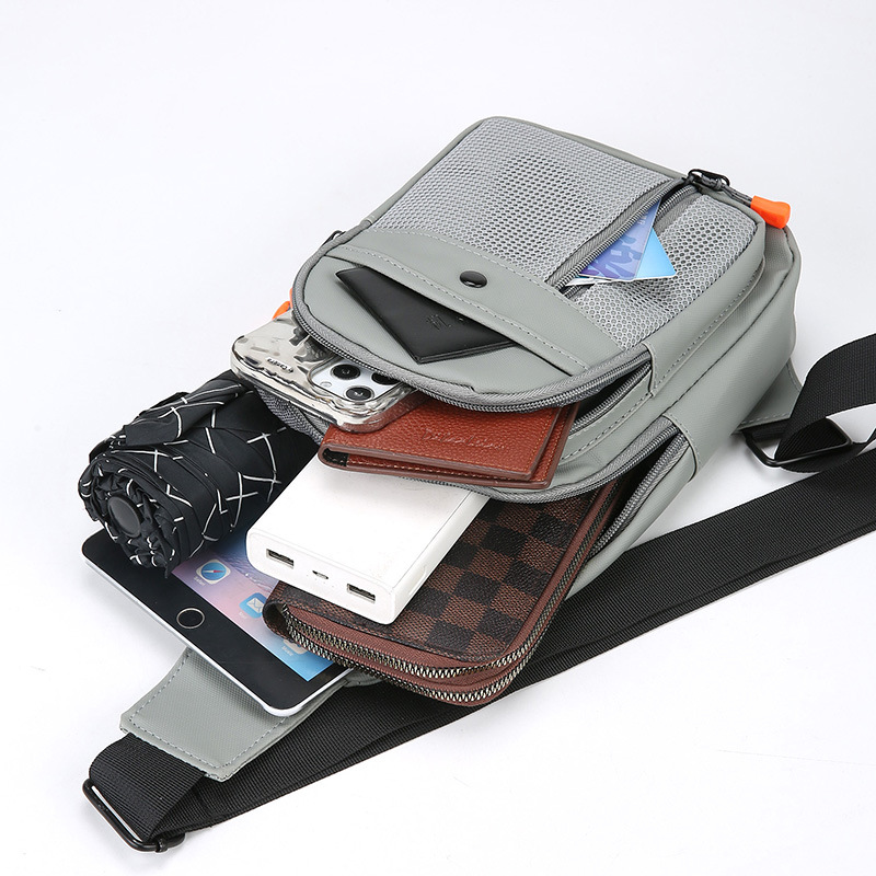 Nuevos productos transfronterizos Bolso de pecho fresco para hombres Bolso de hombro ligero para viajes al aire libre Bolso de hombro antisalpicaduras multifuncional