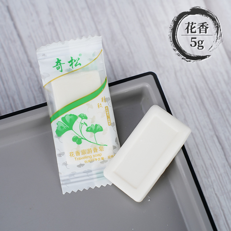 Hotel desechable cepillo de dientes al por mayor puede personalizar el fabricante de hoteles residenciales pasta de dientes peines set de artículos de higiene