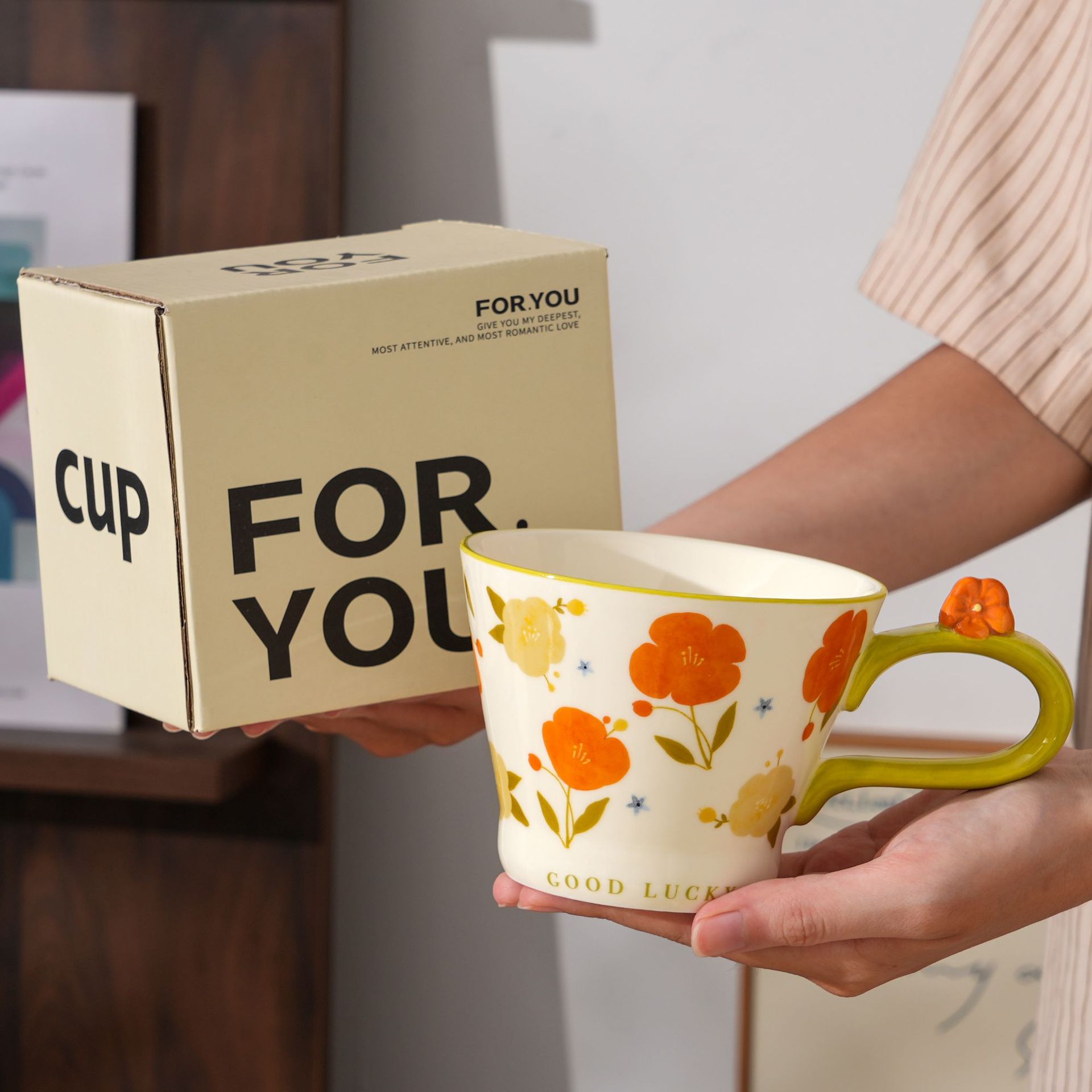 Hand-painted Floral Ceramic Mug, Creative Tulip Coffee Cup_voghion.com