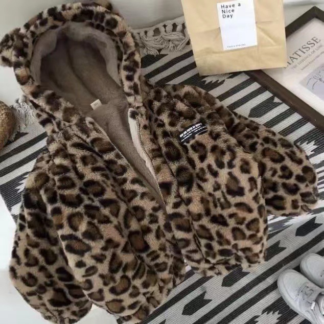 Kinderkleidung Mädchen Herbst- und Wintermantel im neuen Stil Baby gesteppter dicker Wollpullover Mädchen mit Kapuze Leopardenmuster Top_voghion.com