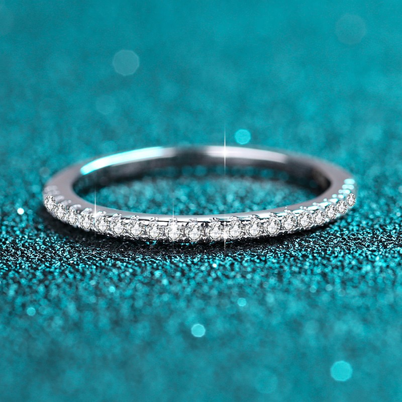 Moissanite Diamond Craved Ring